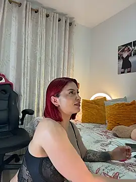 Snapshot of zafiro_mo0n chatting on 02/16/26, 10:50 zafiro mo0n online show from 02/16/26, 10:50