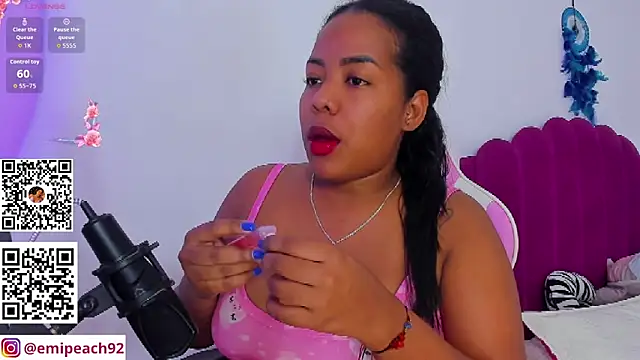 Snapshot of samanthaabloom chatting on 06/16/26, 01:30 samanthaabloom online show from 06/16/26, 01:30