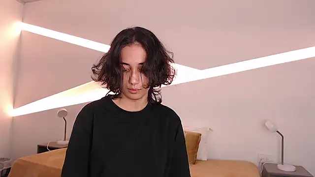 hot little bunny online show from 01/04/25, 07:34