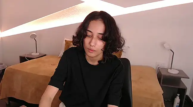 hot little bunny online show from 01/04/25, 10:55