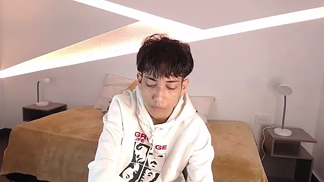 hot little bunny online show from 01/26/25, 08:56