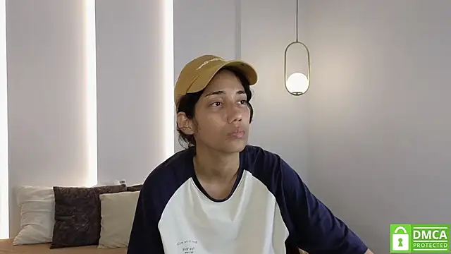 hot little bunny online show from 09/17/25, 09:05