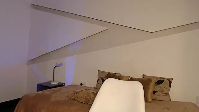 hot little bunny online show from 09/26/25, 08:46