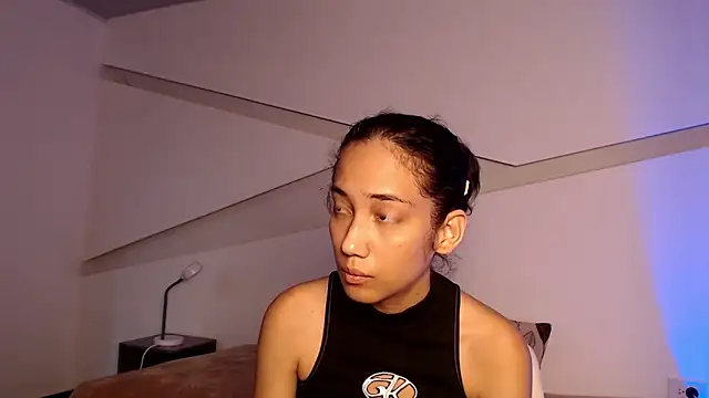 hot little bunny online show from 10/19/25, 08:42