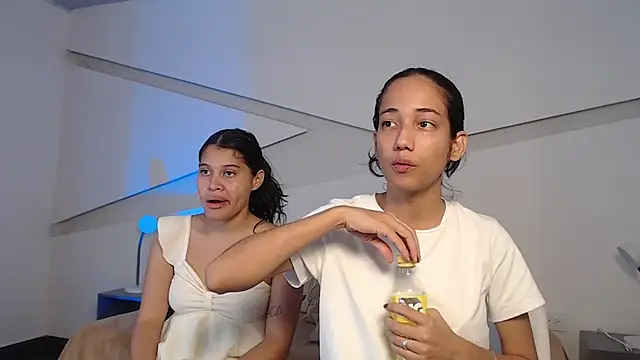 hot little bunny online show from 12/14/25, 10:25