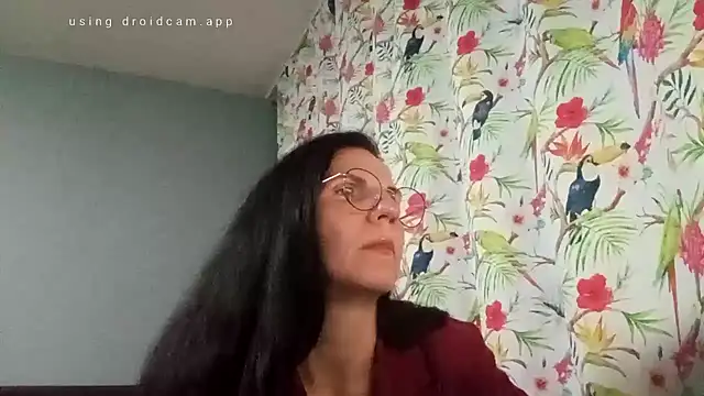 Snapshot of AlfejiRise chatting on 10/14/25, 05:25 AlfejiRise online show from 10/14/25, 05:25