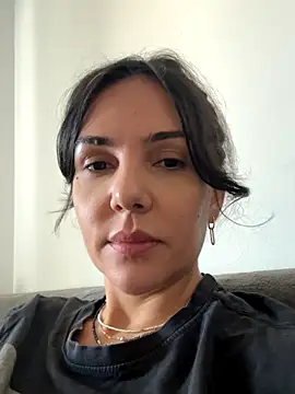 TaniaAmore online show from 10/13/25, 10:48