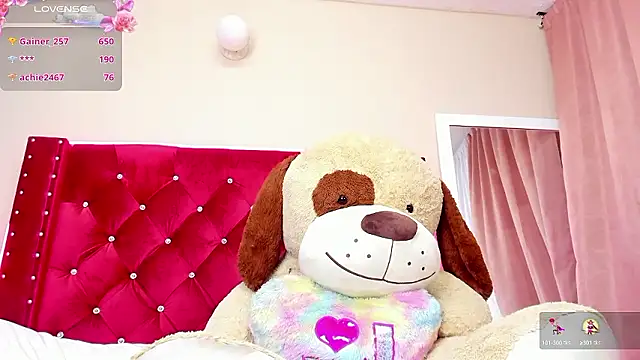 Snapshot of Tyra_Privacy chatting on 12/06/24, 09:32 Tyra Privacy online show from 12/06/24, 09:32