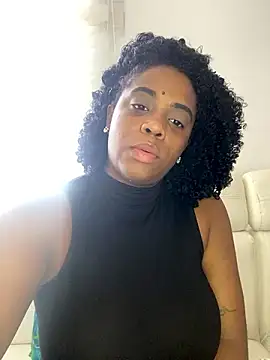 Snapshot of Tyra_Privacy chatting on 12/08/24, 08:58 Tyra Privacy online show from 12/08/24, 08:58