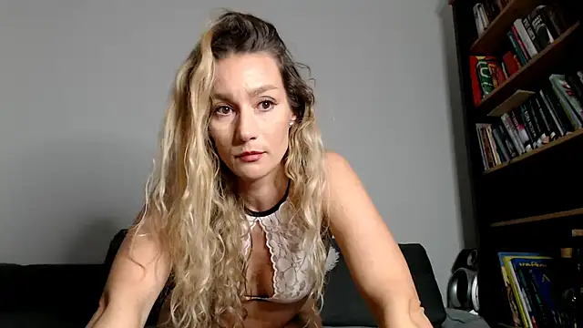 ChocoBelle online show from 10/09/25, 08:18