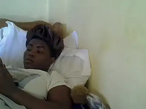 Snapshot of sweet-frida22 chatting on 02/07/25, 06:56 sweet-frida22 online show from 02/07/25, 06:56