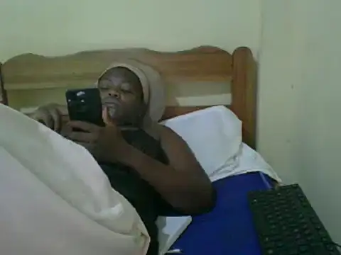 Snapshot of sweet-frida22 chatting on 02/15/25, 06:44 sweet-frida22 online show from 02/15/25, 06:44