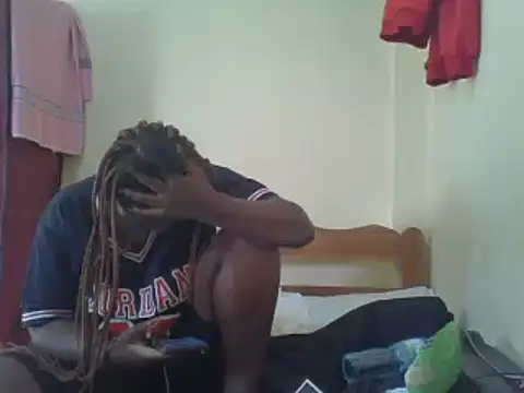 Snapshot of sweet-frida22 chatting on 02/21/25, 02:27 sweet-frida22 online show from 02/21/25, 02:27