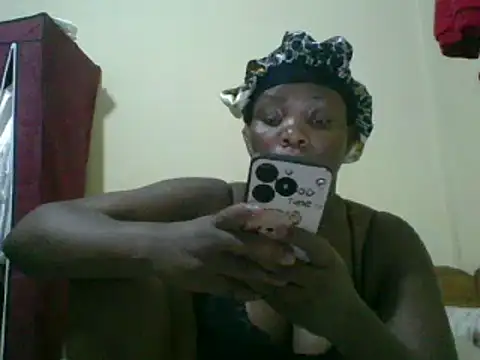 Snapshot of sweet-frida22 chatting on 02/28/25, 08:28 sweet-frida22 online show from 02/28/25, 08:28