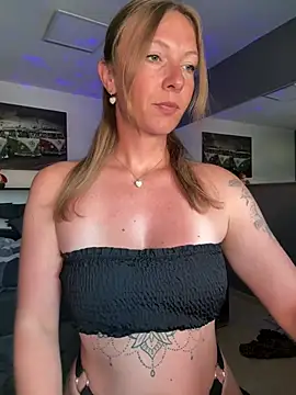 BunnyDiamond1 online show from 06/26/26, 07:46