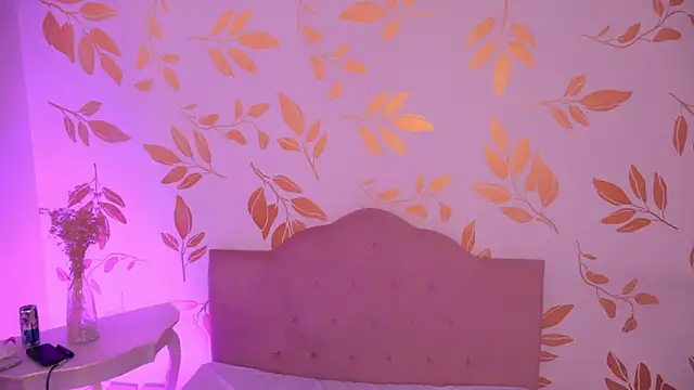 Snapshot of Misselektra__ chatting on 04/10/26, 05:23 Misselektra online show from 04/10/26, 05:23