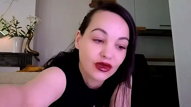 Snapshot of Lilie_romeo chatting on 12/23/24, 11:36 Lilie romeo online show from 12/23/24, 11:36