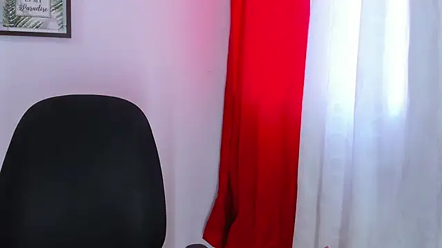 Snapshot of Victoria_Caruso chatting on 12/16/24, 09:41 Victoria Caruso online show from 12/16/24, 09:41