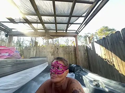 Snapshot of prainxxx22 chatting on 12/22/24, 07:42 prainxxx22 online show from 12/22/24, 07:42