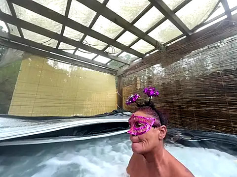 Snapshot of prainxxx22 chatting on 10/29/25, 06:20 prainxxx22 online show from 10/29/25, 06:20