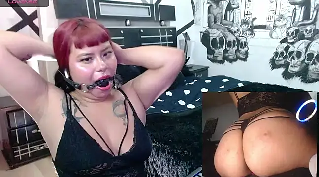 Snapshot of miss_cloverrr chatting on 12/12/24, 10:02 miss cloverrr online show from 12/12/24, 10:02