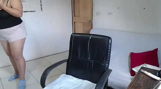 girl milk2 online show from 03/06/25, 12:09