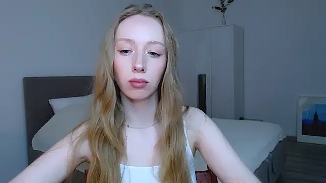 Luna insniity online show from 02/13/25, 10:54