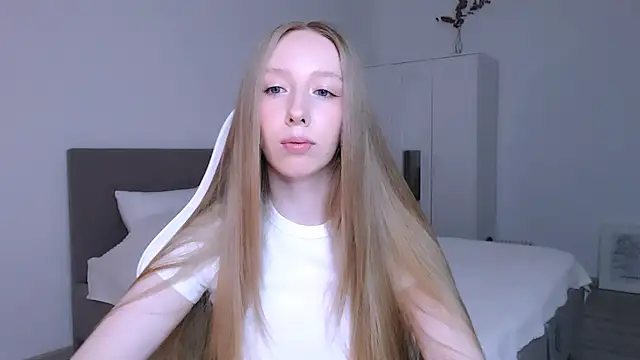 Luna insniity online show from 11/22/25, 07:57