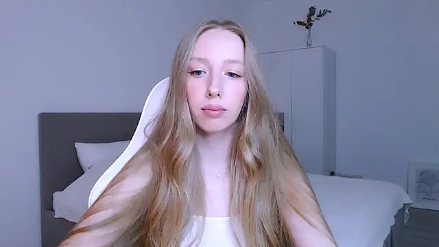 Luna insniity online show from 11/29/25, 08:12