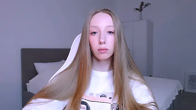 Luna insniity online show from 12/16/25, 09:09