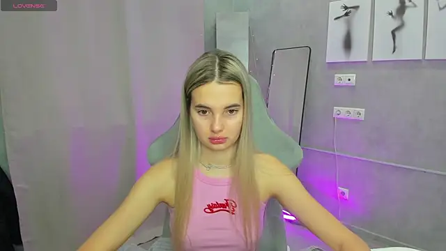 Donna Evans online show from 12/22/25, 12:07