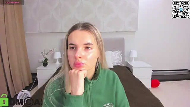 Snapshot of Donna_Evans chatting on 02/11/26, 12:15 Donna Evans online show from 02/11/26, 12:15