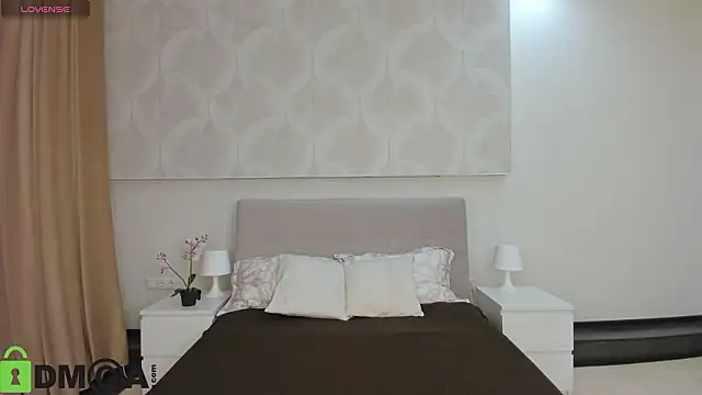 Snapshot of Donna_Evans chatting on 02/18/26, 11:55 Donna Evans online show from 02/18/26, 11:55