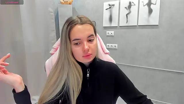 Snapshot of Donna_Evans chatting on 03/08/26, 11:52 Donna Evans online show from 03/08/26, 11:52