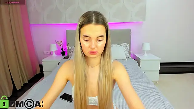 Snapshot of Donna_Evans chatting on 03/11/26, 12:05 Donna Evans online show from 03/11/26, 12:05