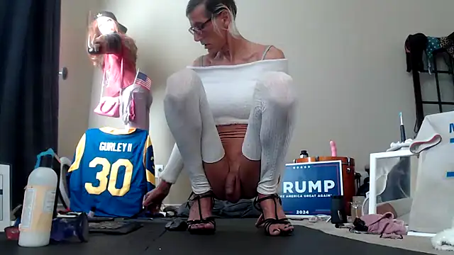 Snapshot of Taylorsexbot chatting on 12/05/24, 06:55 Taylorsexbot online show from 12/05/24, 06:55