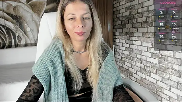 Eva Melow online show from 09/28/25, 02:11