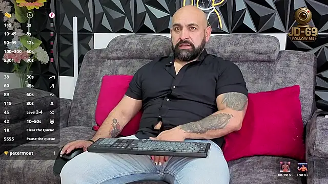 Snapshot of JD-69 chatting on 12/16/25, 06:57 JD-69 online show from 12/16/25, 06:57