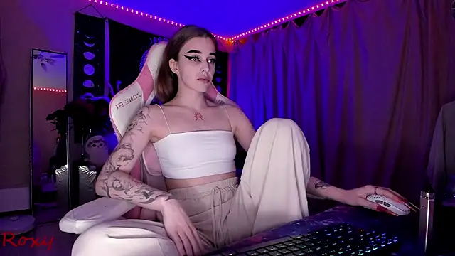 Snapshot of wet_dream_ chatting on 11/19/25, 03:17 wet dream online show from 11/19/25, 03:17