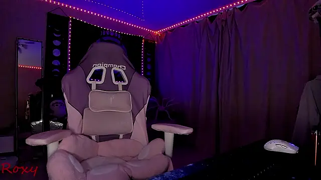 Snapshot of wet_dream_ chatting on 03/06/26, 11:28 wet dream online show from 03/06/26, 11:28