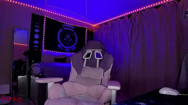 Snapshot of wet_dream_ chatting on 03/08/26, 04:11 wet dream online show from 03/08/26, 04:11