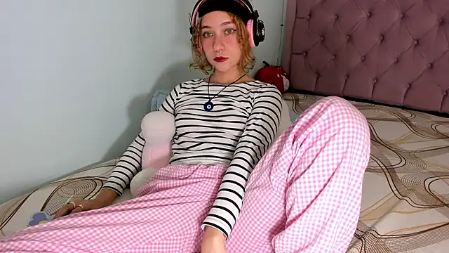 any 21hot online show from 12/30/24, 07:32