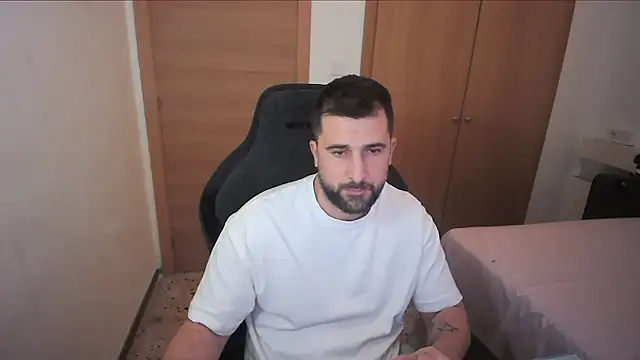 Snapshot of alex877x chatting on 12/15/25, 10:08 alex877x online show from 12/15/25, 10:08