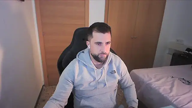 Snapshot of alex877x chatting on 12/20/25, 12:23 alex877x online show from 12/20/25, 12:23