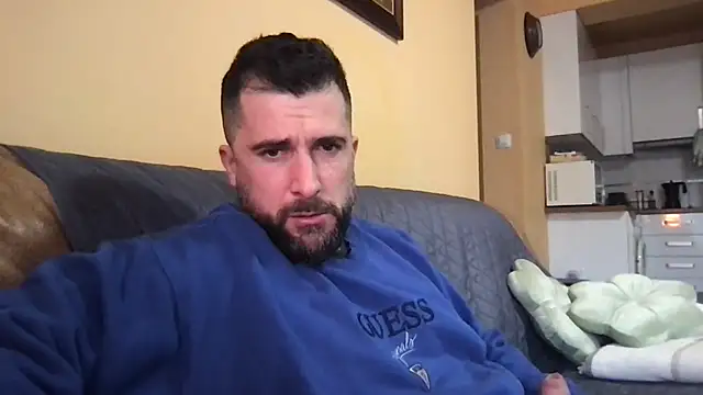 Snapshot of alex877x chatting on 02/13/26, 10:44 alex877x online show from 02/13/26, 10:44