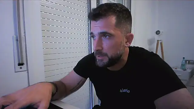 Snapshot of alex877x chatting on 07/22/26, 05:38 alex877x online show from 07/22/26, 05:38