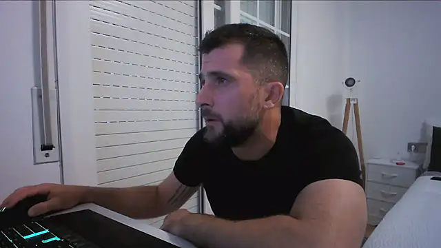 Snapshot of alex877x chatting on 07/24/26, 06:06 alex877x online show from 07/24/26, 06:06