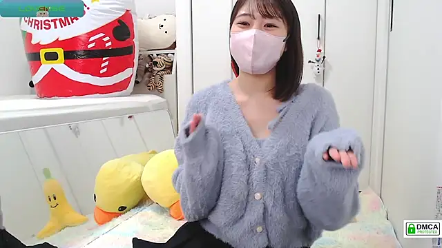 Snapshot of SUZU_ chatting on 12/14/24, 02:10 SUZU online show from 12/14/24, 02:10