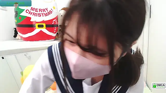 Snapshot of SUZU_ chatting on 12/17/24, 10:22 SUZU online show from 12/17/24, 10:22