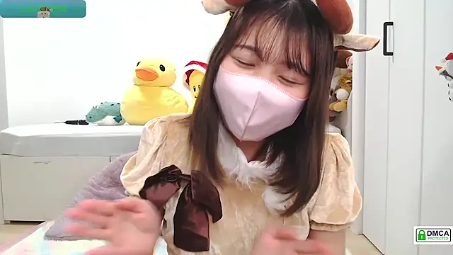 Snapshot of SUZU_ chatting on 12/25/24, 12:05 SUZU online show from 12/25/24, 12:05